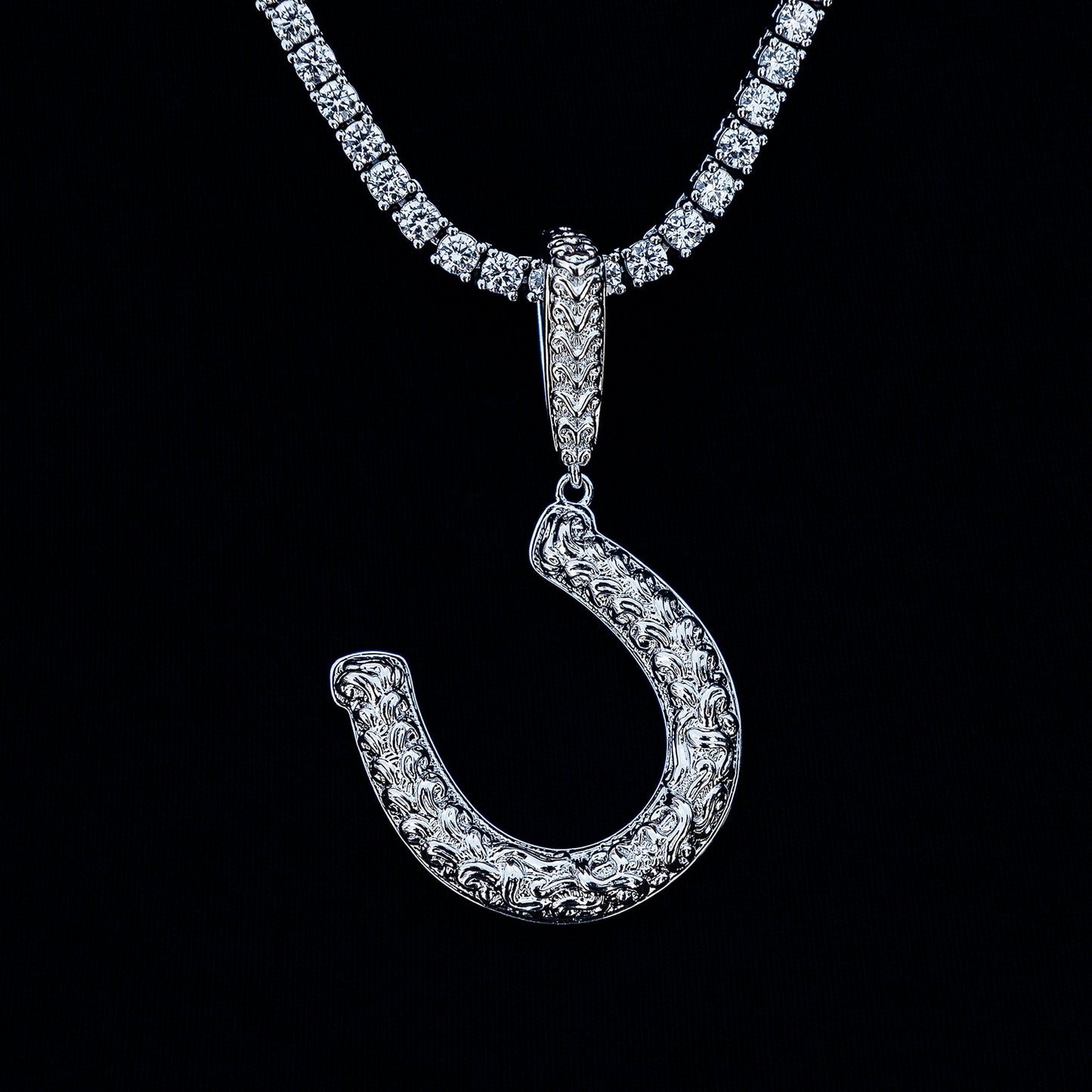 Simple Horseshoe Pendant in White Gold